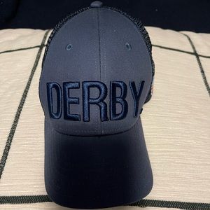 NWOT VINEYARD VINES KENTUCKY DERBY TRUCKER HAT SNAP BACK CLOSURE.